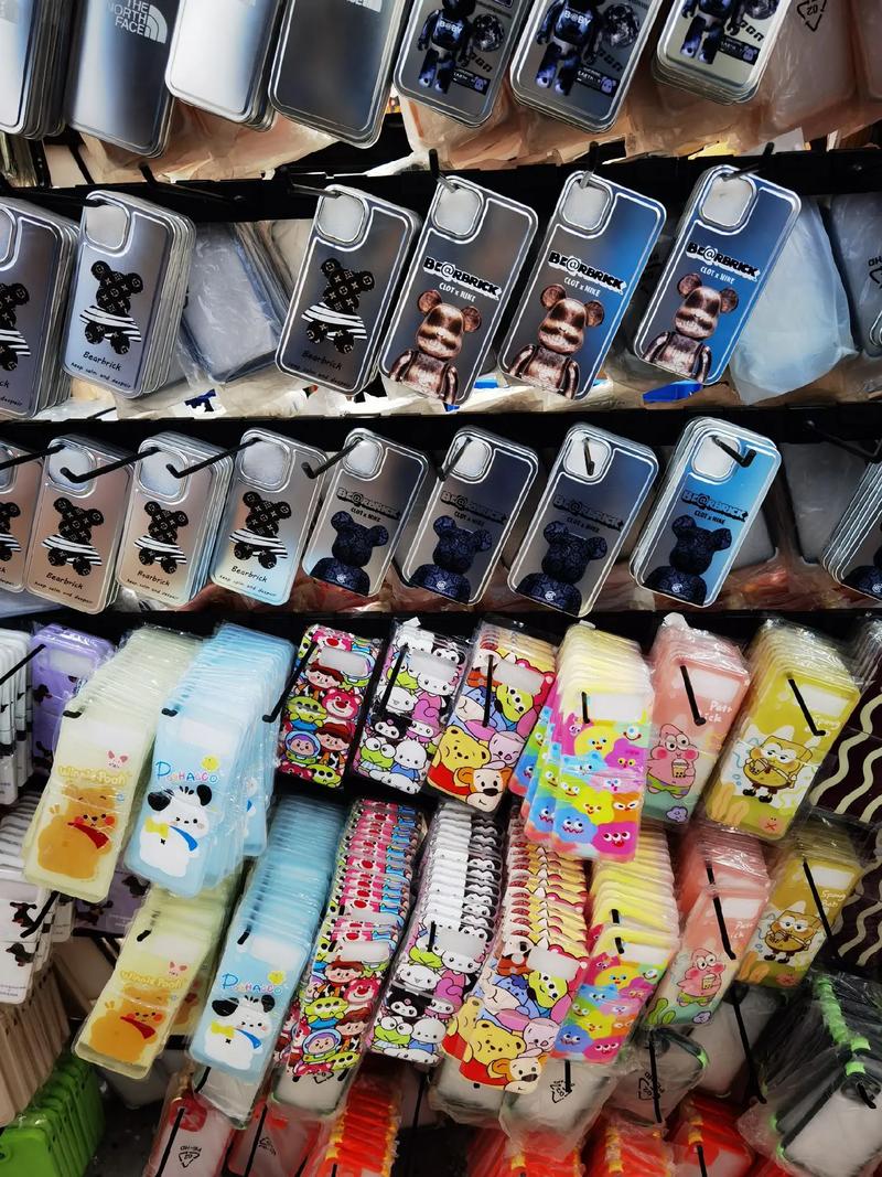 華強(qiáng)北 中國(guó)最大的電子批發(fā)市場(chǎng)與數(shù)碼產(chǎn)品集散地